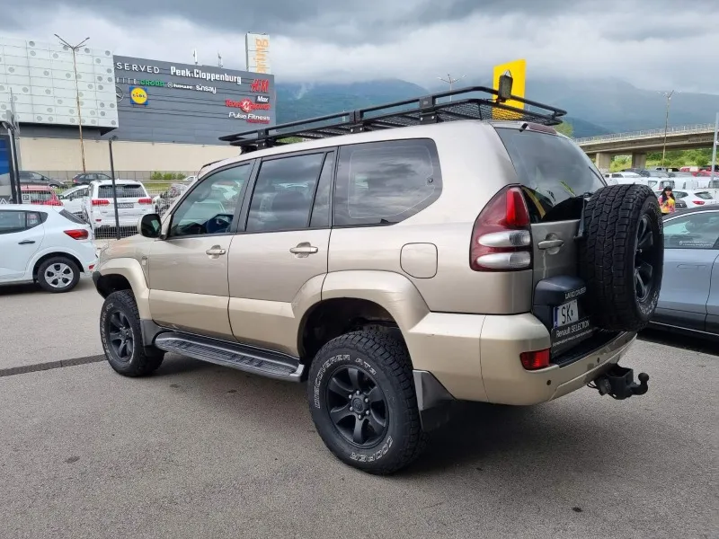 Toyota Land cruiser 3.0 Image 4