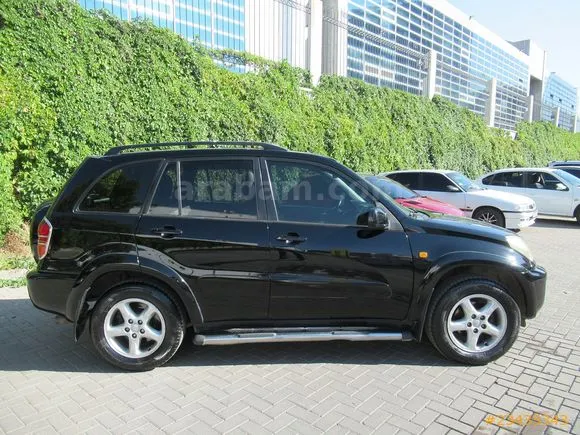 Toyota RAV 4 2.0 Image 3