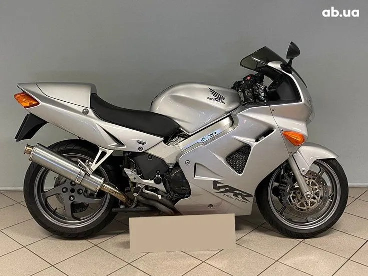 Honda VFR Image 2